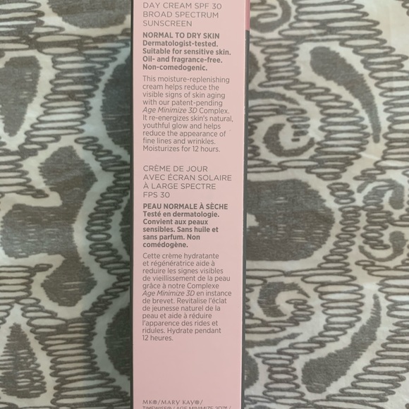Mary Kay Age Minimize 3D Day Cream SPF 30 - Picture 2 of 2